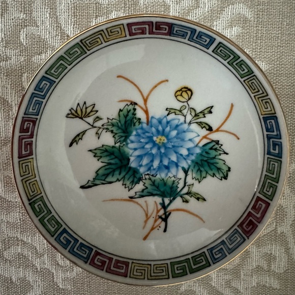 2 Cute Small Floral Decorative Dishes - Picture 3 of 5